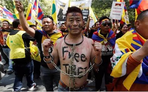 how are tibetans treated in china
